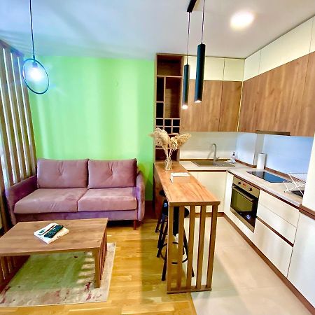 Urban Garden Apartment Skopje Buitenkant foto